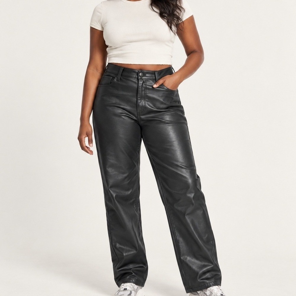 Abercrombie & Fitch 90s Relaxed Vegan Leather Pants 33/16 Ultra High Rise Black